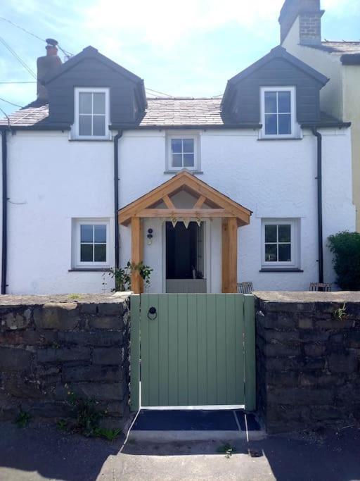 Cosy 2 Bed Cottage Between Snowdonia And The Sea Llandegai Kültér fotó