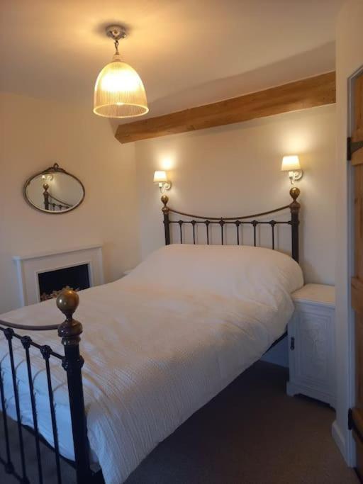 Cosy 2 Bed Cottage Between Snowdonia And The Sea Llandegai Kültér fotó