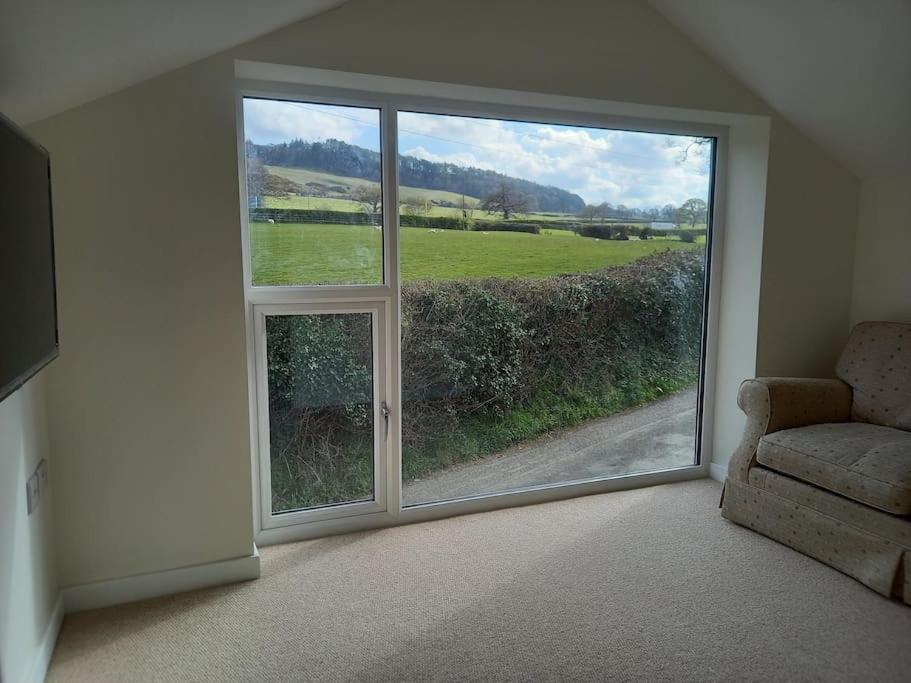 Cosy 2 Bed Cottage Between Snowdonia And The Sea Llandegai Kültér fotó