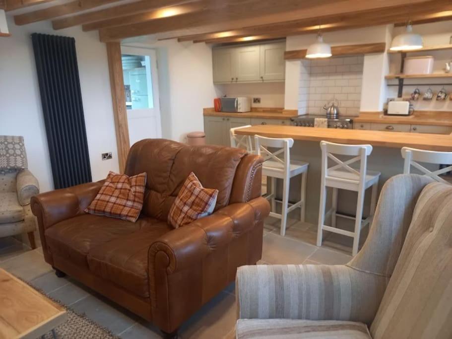 Cosy 2 Bed Cottage Between Snowdonia And The Sea Llandegai Kültér fotó