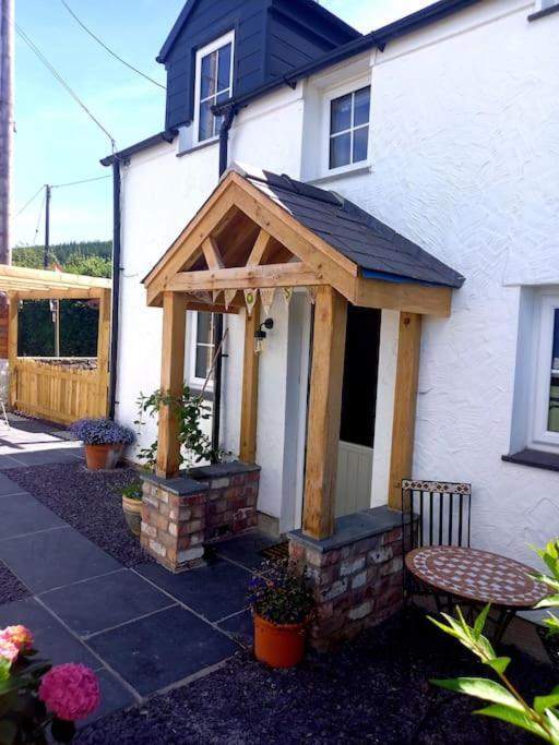 Cosy 2 Bed Cottage Between Snowdonia And The Sea Llandegai Kültér fotó