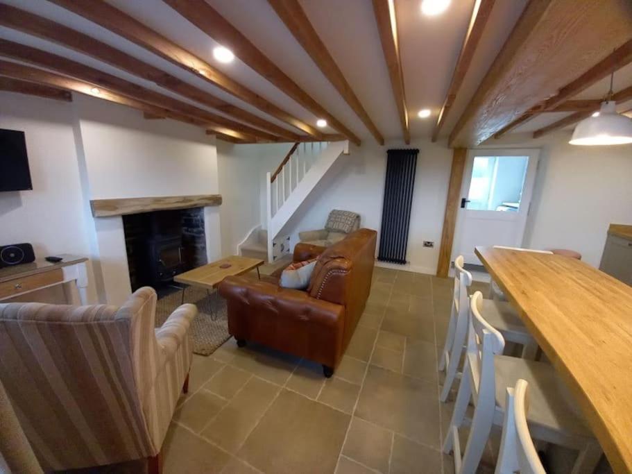 Cosy 2 Bed Cottage Between Snowdonia And The Sea Llandegai Kültér fotó